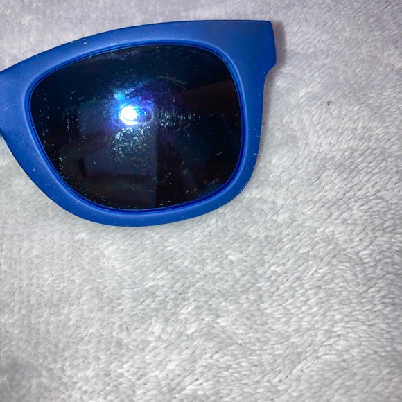 sunglasses for toddler 🩵🕶️💛🕶️🩵 - Picture 4 of 16